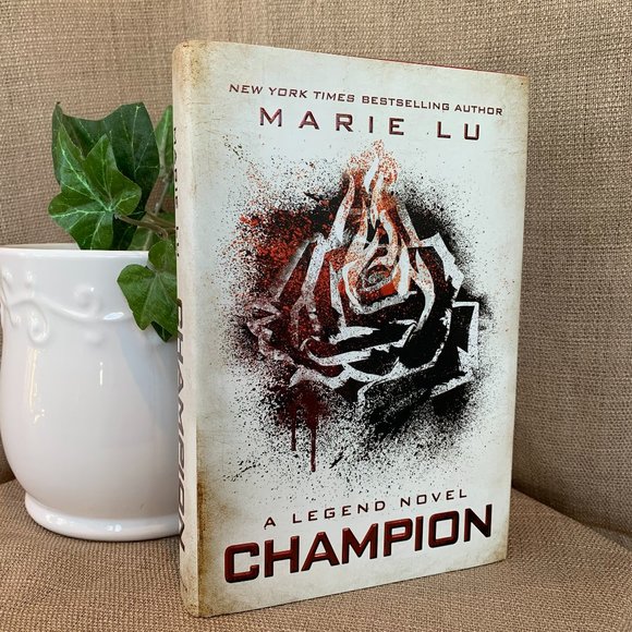 RARE Legend Trilogy Box Set with Bonus book - Picture 4 of 9